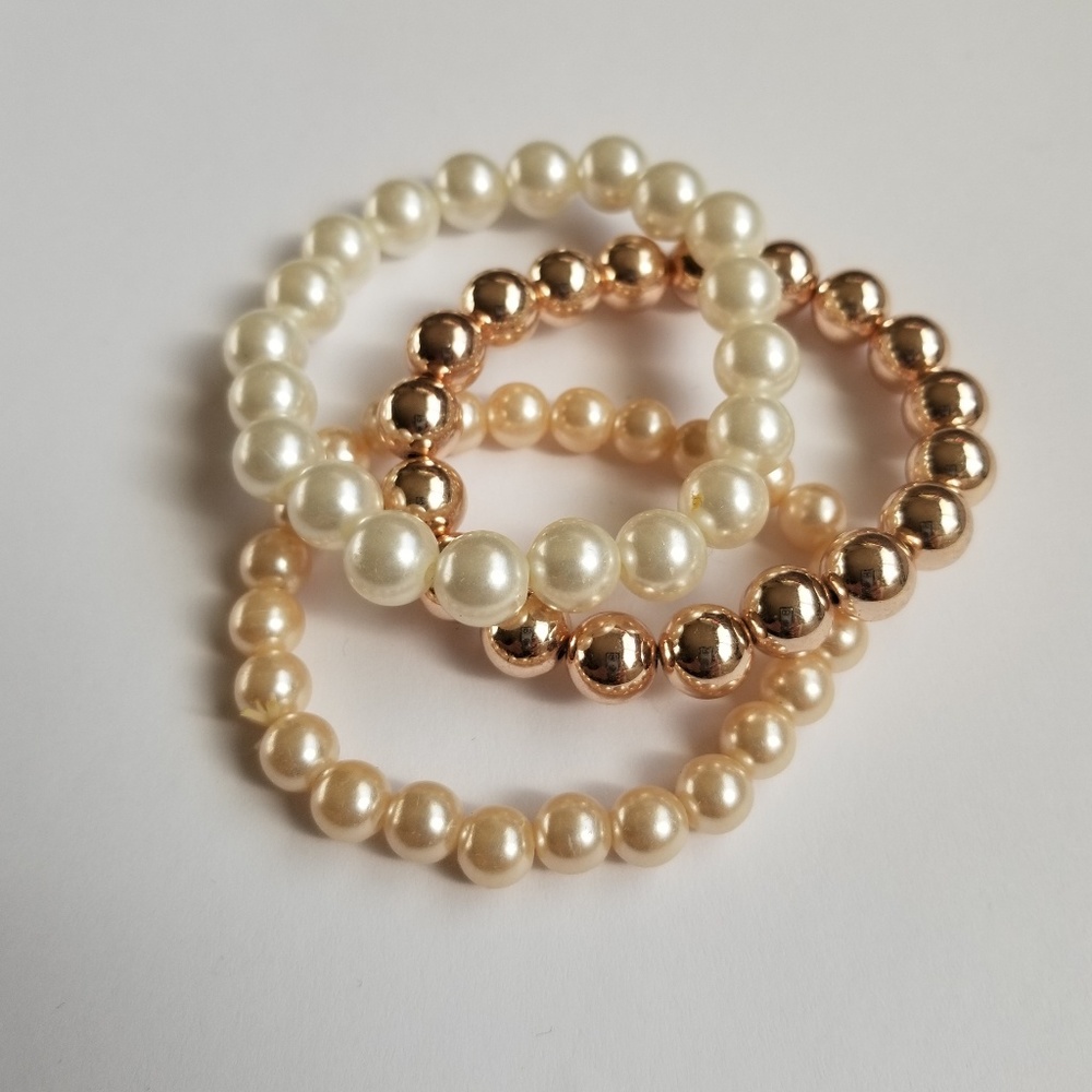 Faux pearl brackets